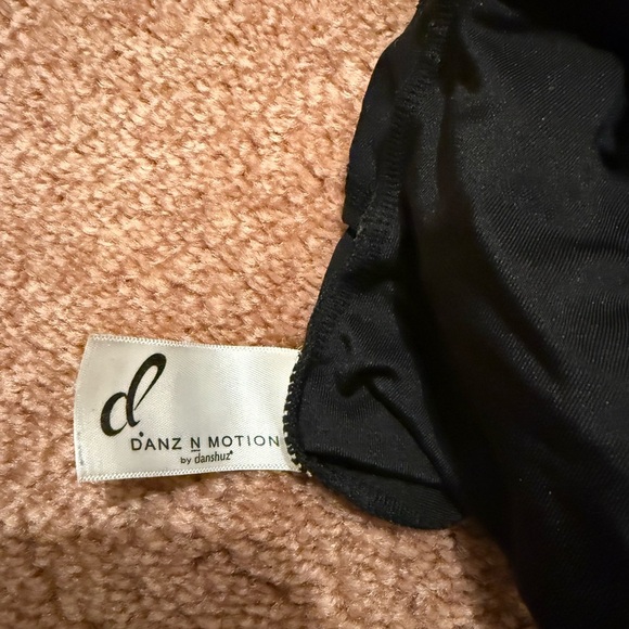 Black Strappy Back Leopard - Picture 2 of 4